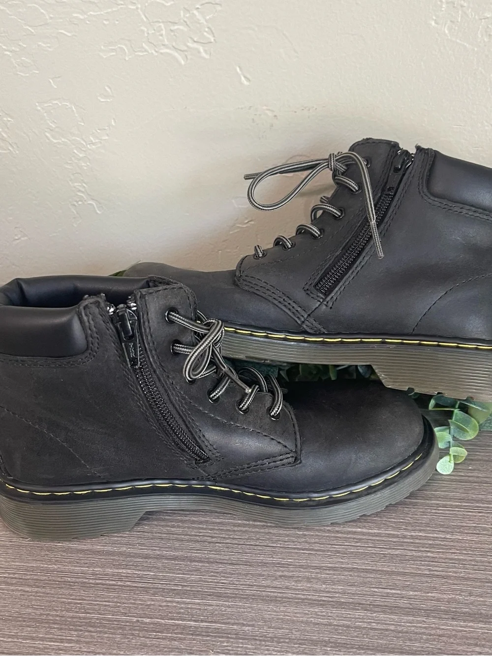 Dr Martens Padley Leather Lace Up Boots Big Kids Size 3